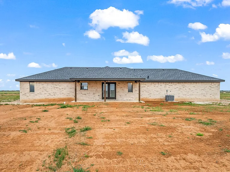 8907 N County Road 3200 — Photo 26