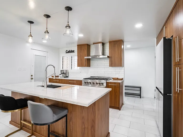 Oversized quartzite natural stone countertop