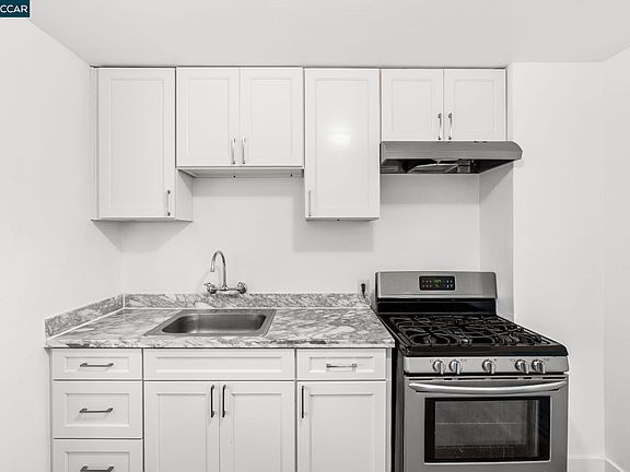 5th image of 2220 S Crest Ave
