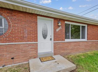 1266 Fain Dr, Saint Louis, MO 63125