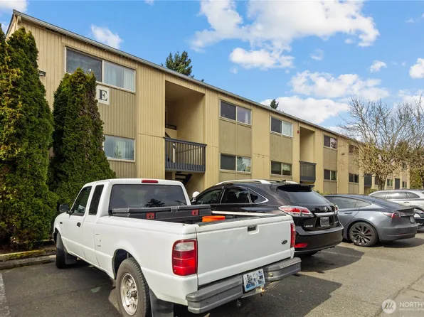 31003 14th Avenue S #E12, Federal Way, WA 98003