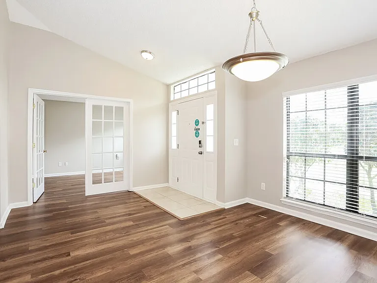 2479 Coachman Lakes Dr — Photo 3