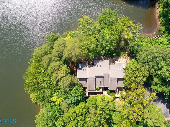 2nd image of 58 Villa Ridge Dr #D