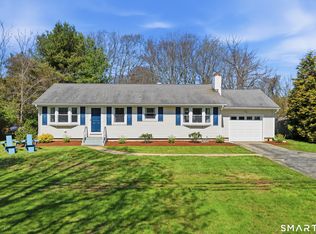 71 Maple Ave, Old Saybrook, CT 06475