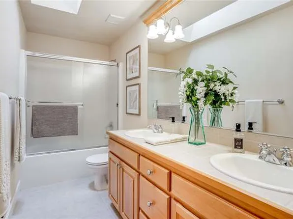 1215 N 27th Pl, Renton, WA 98056
