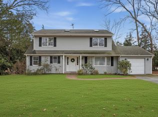 55 Leafy Way, Aquebogue, NY 11931