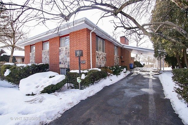 1st image of 3160 Summit Ave