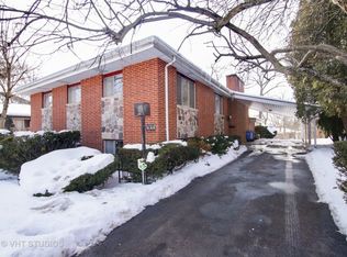 3160 Summit Ave, Highland Park, IL 60035
