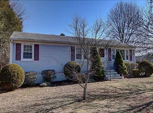 3 Circle Rd, Smithfield, RI 02917