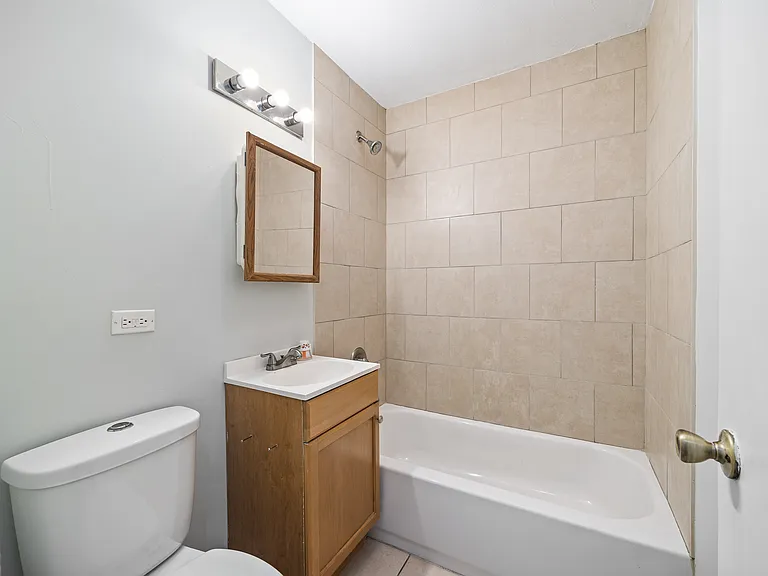 16802 Bulger Ave — Photo 10