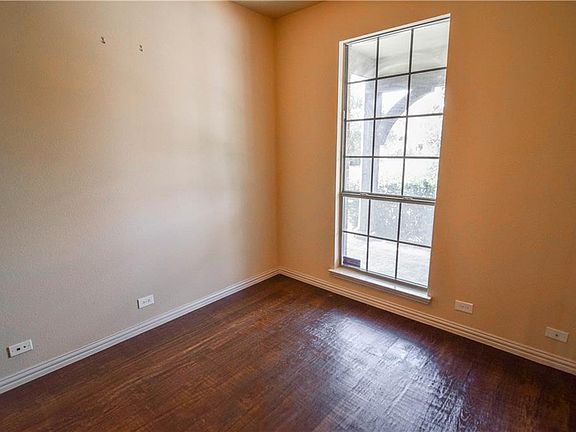 2nd image of 2803 Truman Dr