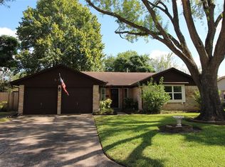 5701 Leggett Ln, Pearland, TX 77584