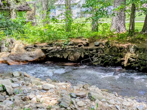 Dark Ridge Rd, Sylva, NC 28779