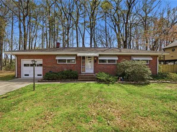 58 Peters Ln, Newport News, VA 23606