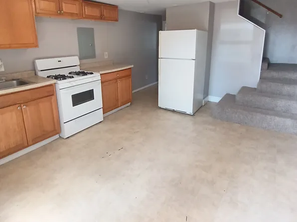 1541 W 3rd St, Davenport, IA 52802