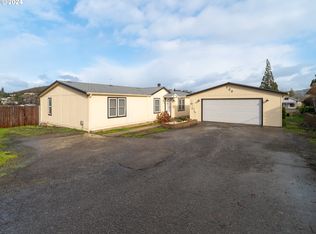 123 Kiss Ct, Roseburg, OR 97471
