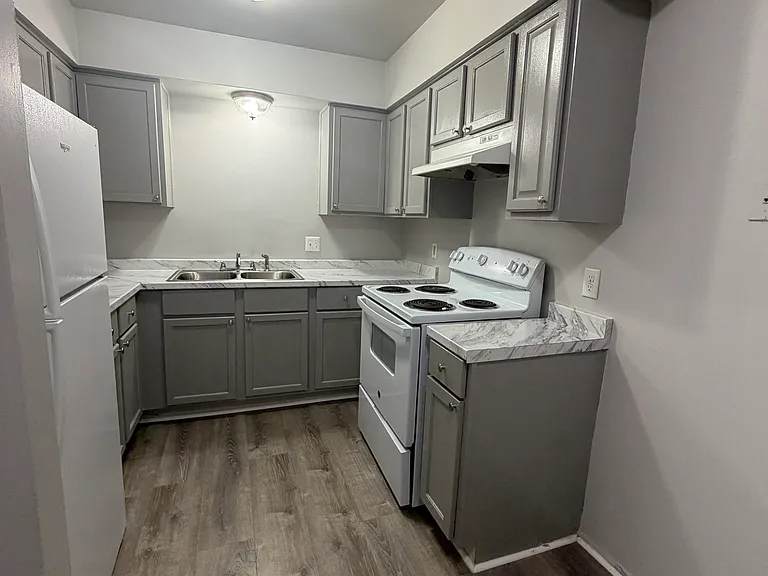 Juniper Square — Photo 17