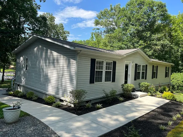 3322 Riverbend Ct, Bumpass, VA 23024