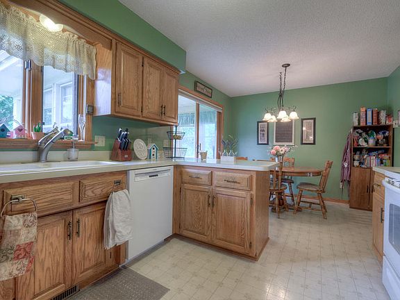 4th image of 649 Mina Ct