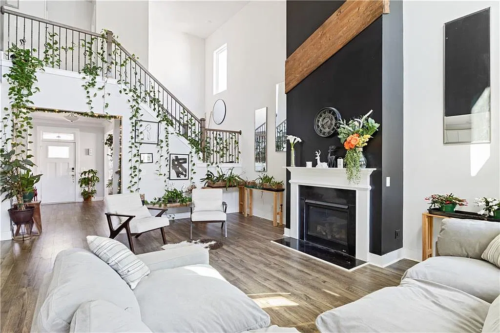 5 bed, 4.0 bath, 3198 sqft, $3,150 — Photo 3