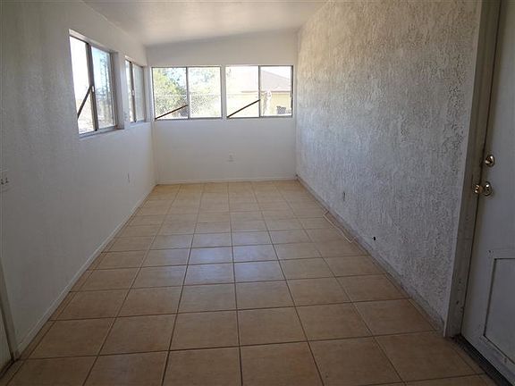 4th image of 16402 Mesa St
