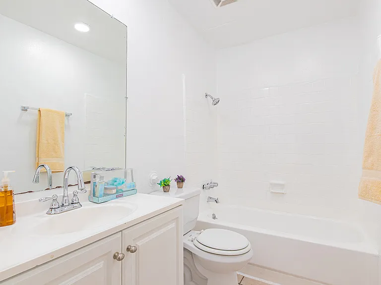 Cohasset Apartments — Photo 13