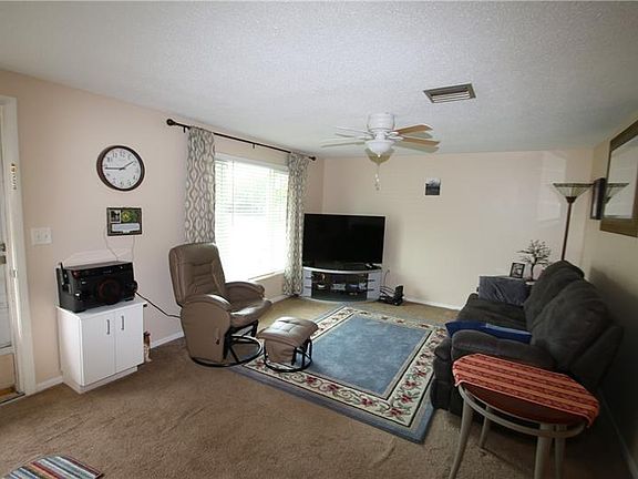 2nd image of 4655 Bullard St