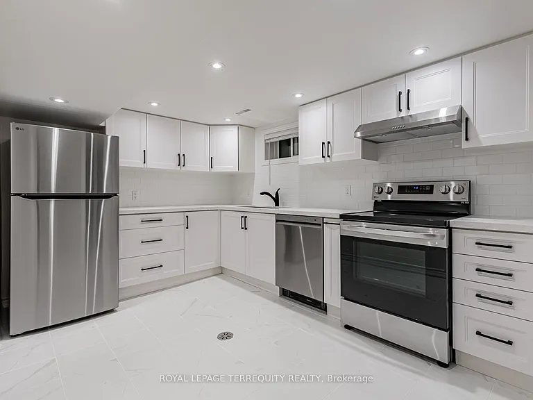 5 Rochelle Cres — Photo 16