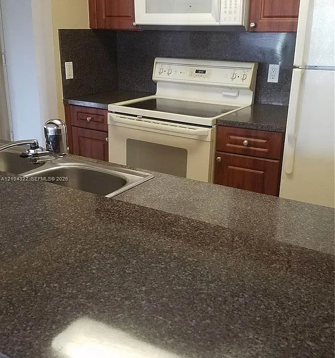 8120 Geneva Ct #553