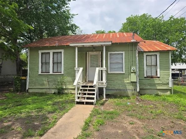 1219 Saint Michael St, Gonzales, TX 78629
