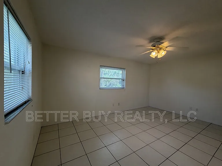 337 N 10th St — Photo 26