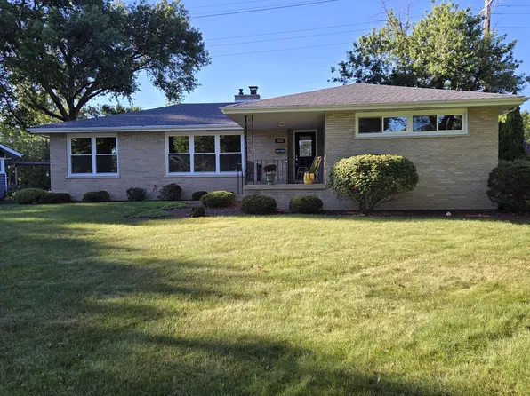 1435 Elliot Dr, Munster, IN 46321