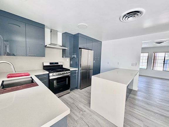 Open kitchen