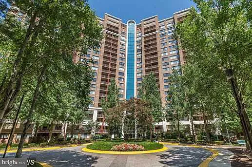 10101 Grosvenor Pl APT 914 photo 1