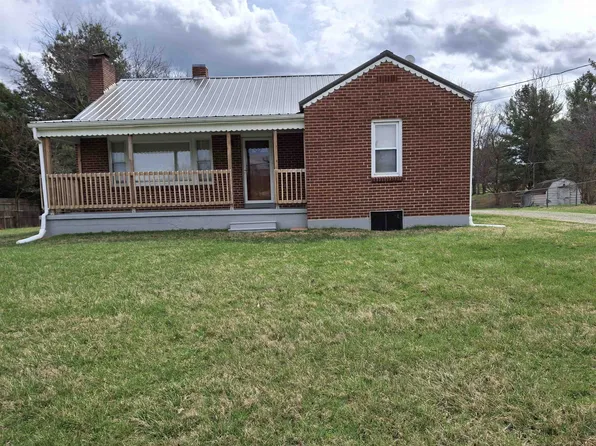 4834 Newbern Rd, Pulaski, VA 24301
