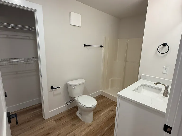 142 N Hines St — Photo 18