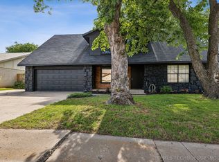 7409 S Hickory Ave, Broken Arrow, OK 74011