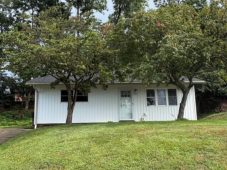 945 N Moorewood Dr — Photo 1