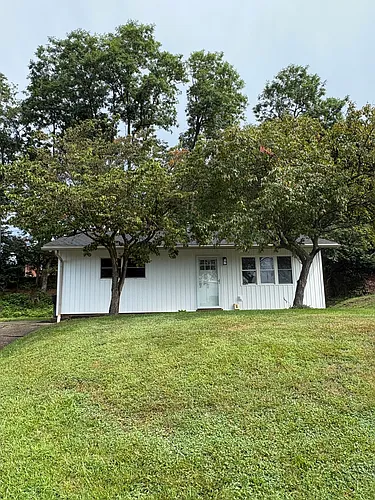 945 N Moorewood Dr Photo 1