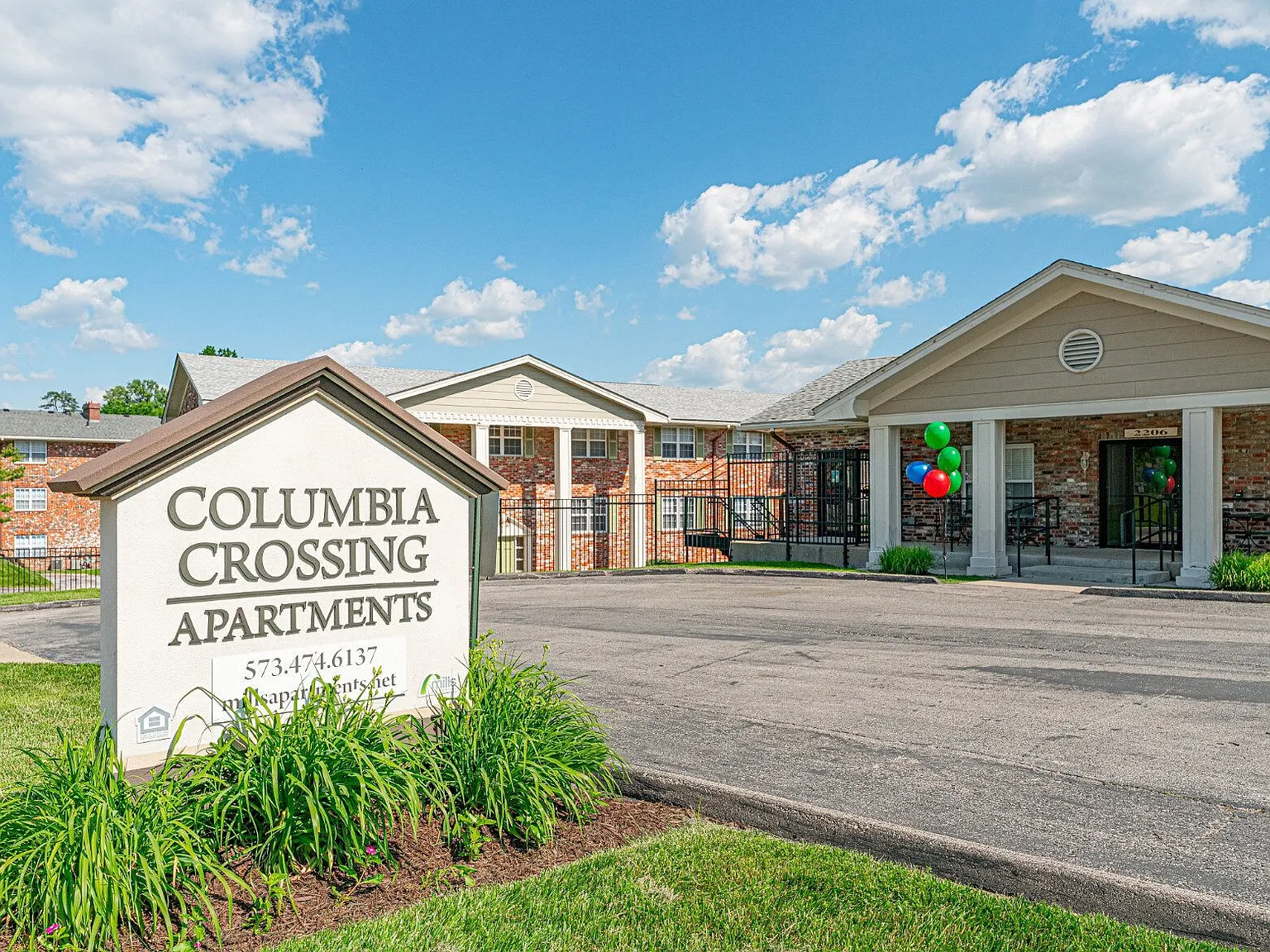 Columbia Crossing — Photo 1