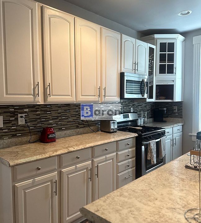1st image of 3853 Vine St #1