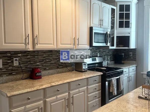 3853 Vine St, Cincinnati, OH