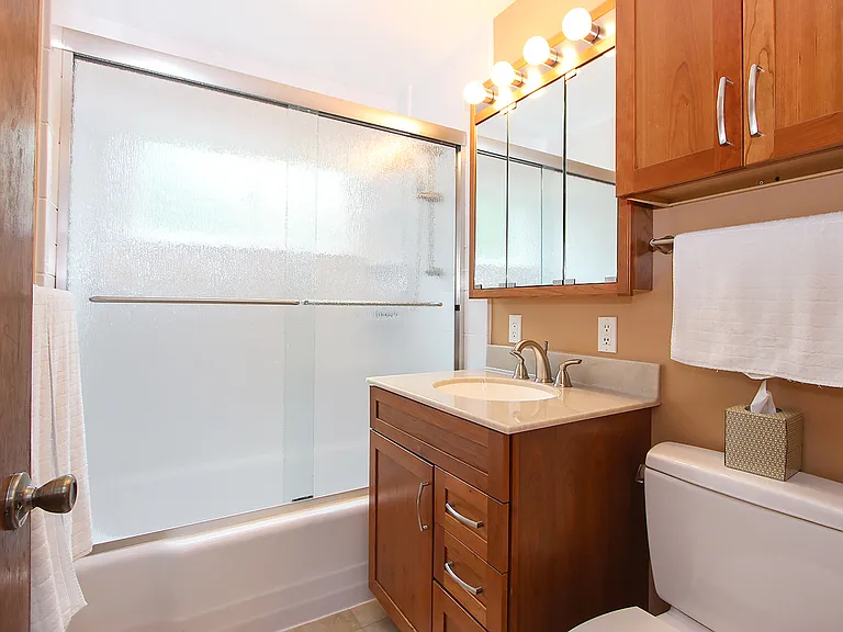 2204 Luzerne Ave — Photo 14