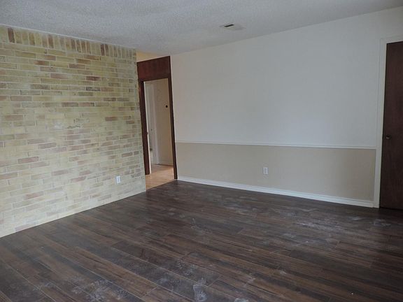 3rd image of 12826 Foxburo Dr