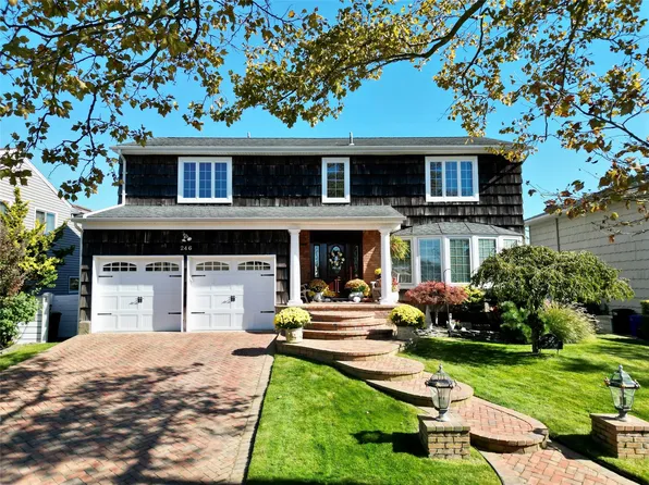 246 Lagoon Drive W, Lido Beach, NY 11561