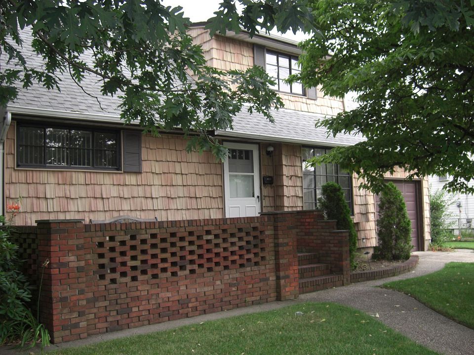 2nd image of 298 27th St
