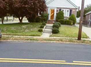 170-07 Pidgeon Meadow Rd, Fresh Meadows, NY 11365