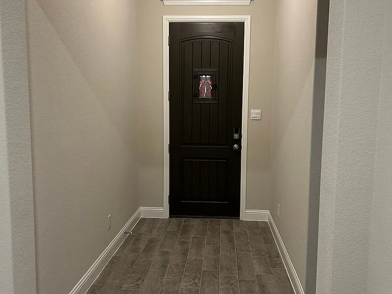 2032 Windsor Dr — Photo 12