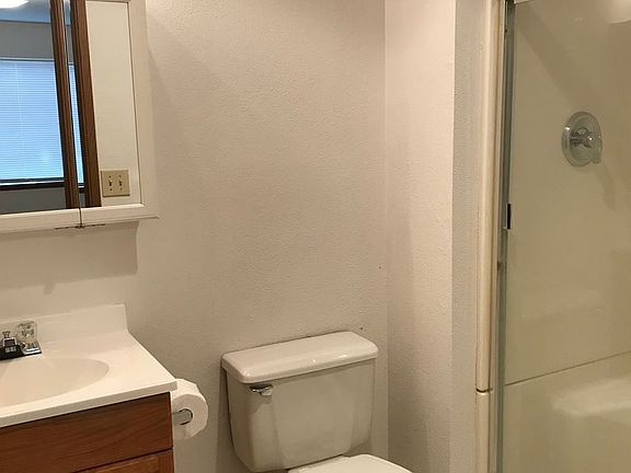 4th image of 1002 10th St NE APT 6