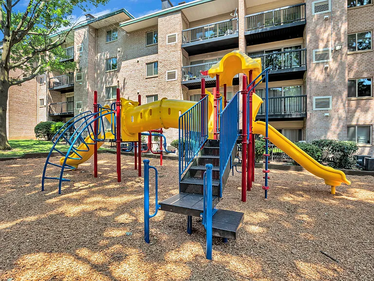101 North Ripley Apartments — Photo 21
